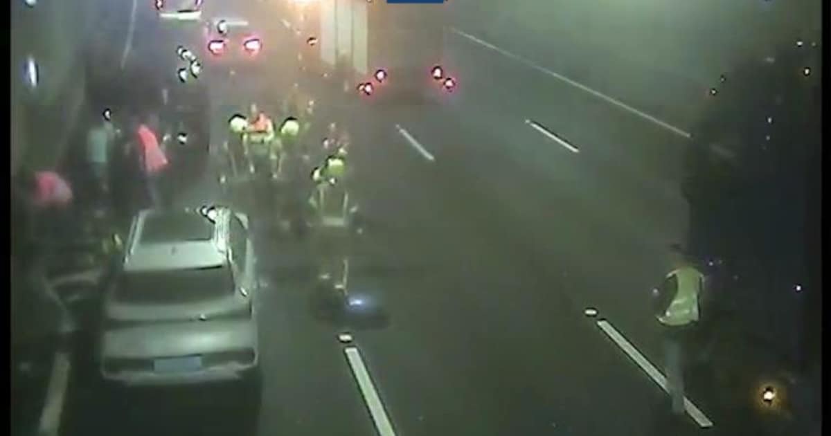 Ketheltunnel afgesloten na ongeluk met meerdere voertuigen