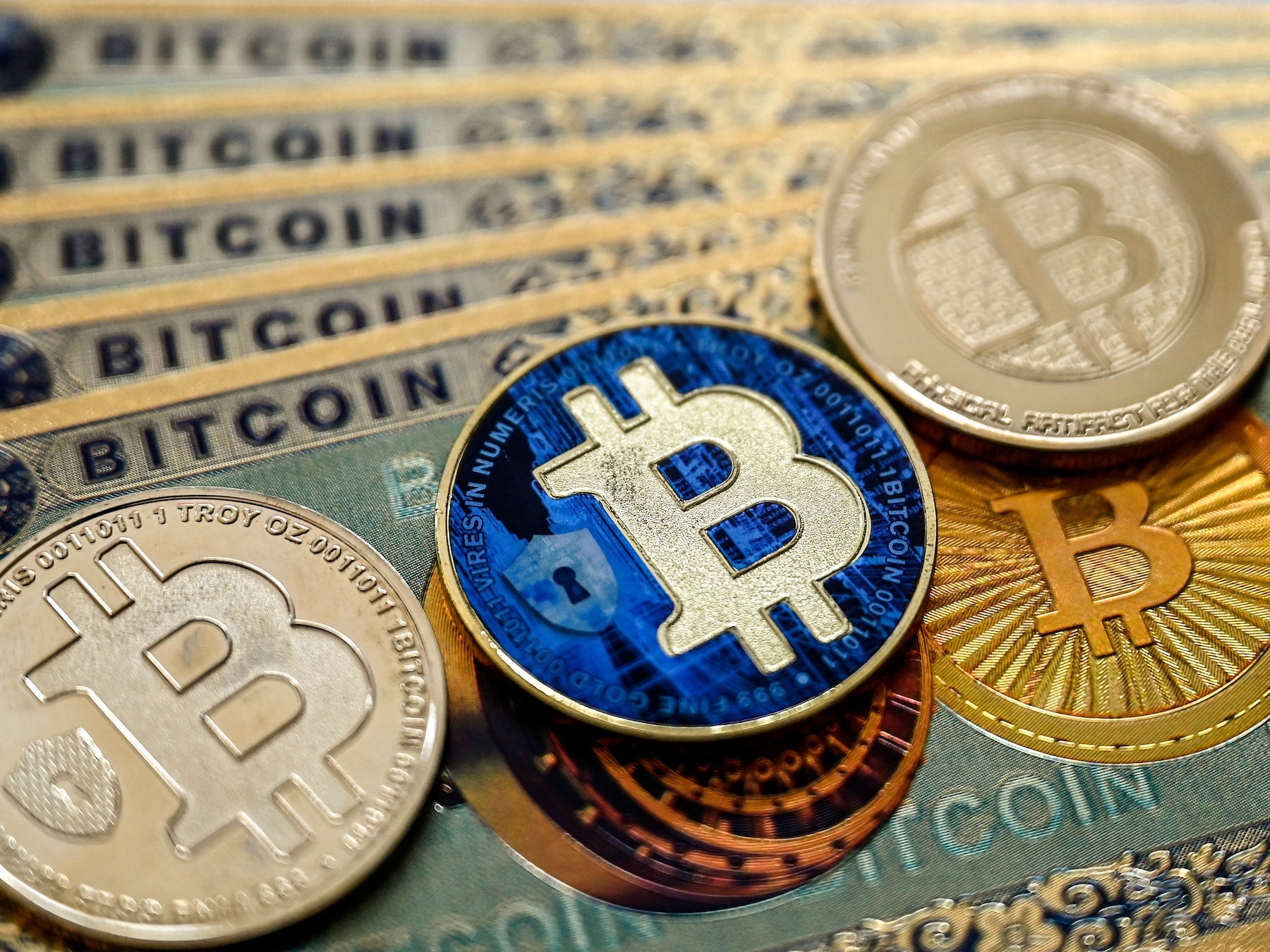 Bitcoin zakt verder weg na bereiken van nieuw recordniveau | Economie |  PZC.nl