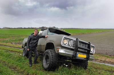 Arjan heeft een bakbeest van een auto: ‘Geen stadsautootje, ik blijf immers een boerenjongen’