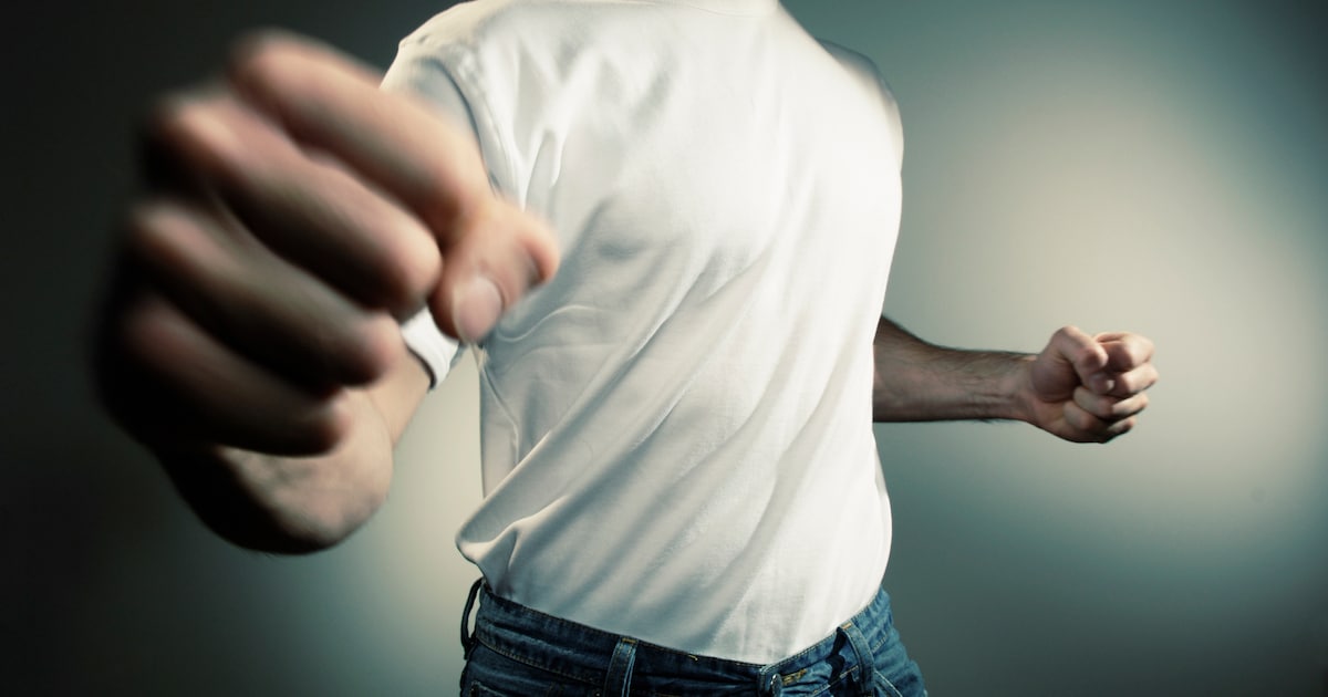 Twee mannen gewond bij mishandeling door groep jongeren in Breda, één slachtoffer raakte buiten bewu