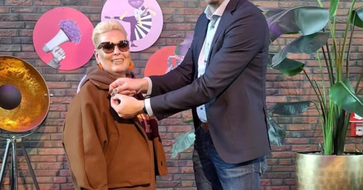 Wethouder Kroonen opent informatiemarkt in Maassluis