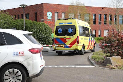 Steekpartij bij einde lesdag basisschool Bergen op Zoom: ‘Vreselijk en dat in het bijzijn van veel k