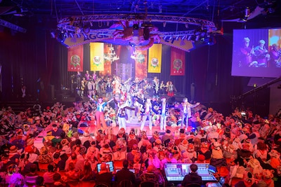 Naakt op het podium? In Bergen op Zoom kan het zomaar gebeuren tijdens Tusse de Schuifdeure