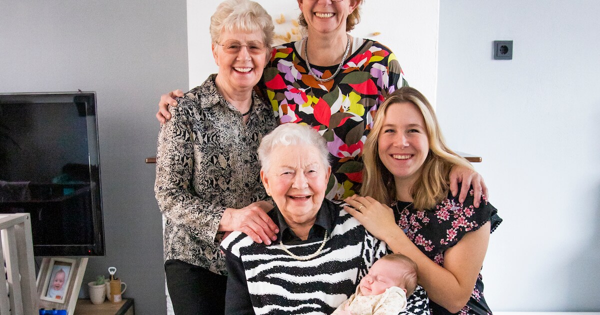 Vijf generaties Van Houwelingen-Van Oosterhout komen samen in Schoondijke