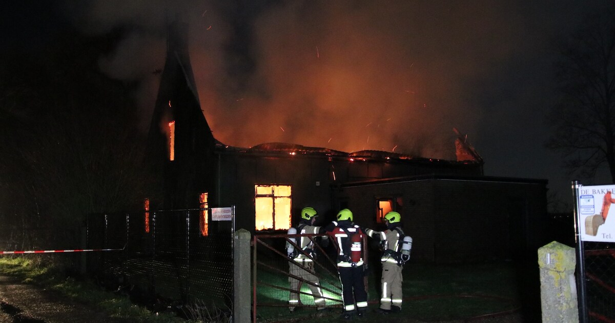 Leegstaand huis in Ossenisse uitgebrand