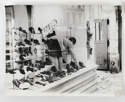 Uniek tijdsbeeld van de eerste paparazzi onder de hamer: foto’s van Picasso, Bardot en Sinatra geveild in Middelburg
