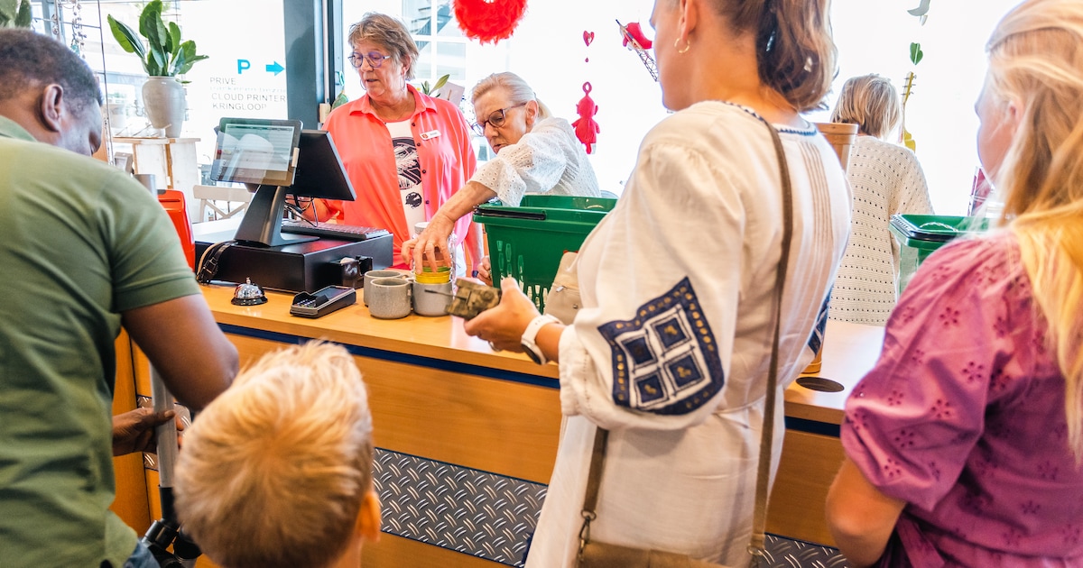 Leger des Heils opent kringloopwinkel in Oostburg: ‘Ook voor koffie en soep in de winter’