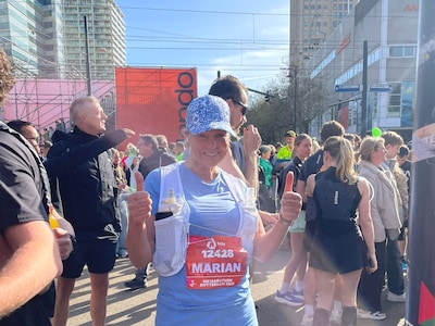 Zo liep Marian de Rotterdamse marathon: ‘Wat een beproeving’